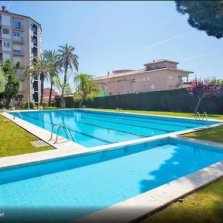 Ferienwohnung Fuer 6 Personen Ca 100 M In Calella, Katalonien Provinz Barcelona *